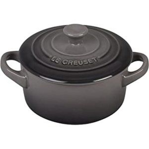 Le Creuset Mini Round Stoneware NIB in “Oyster”